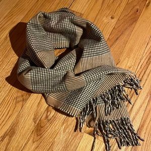 Houndstooth brown 100% cashmere made in England winter scarf
